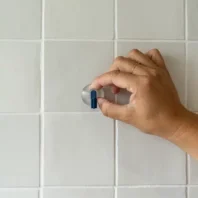 rangement mural crochet salle de bain