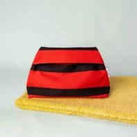 trousse de toilette rouge et noir