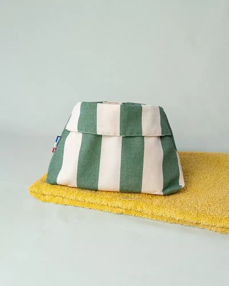 trousse de toilette verte et crème