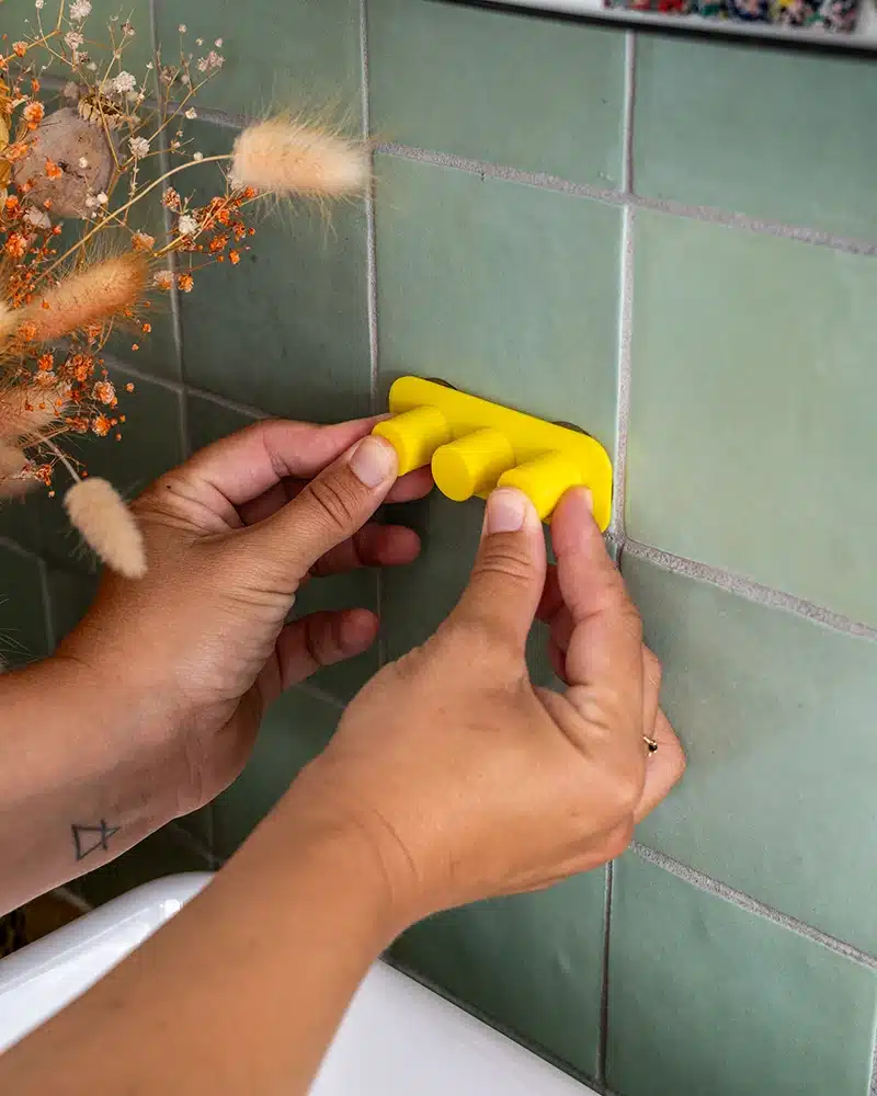 fixer porte-brosse à dents mural