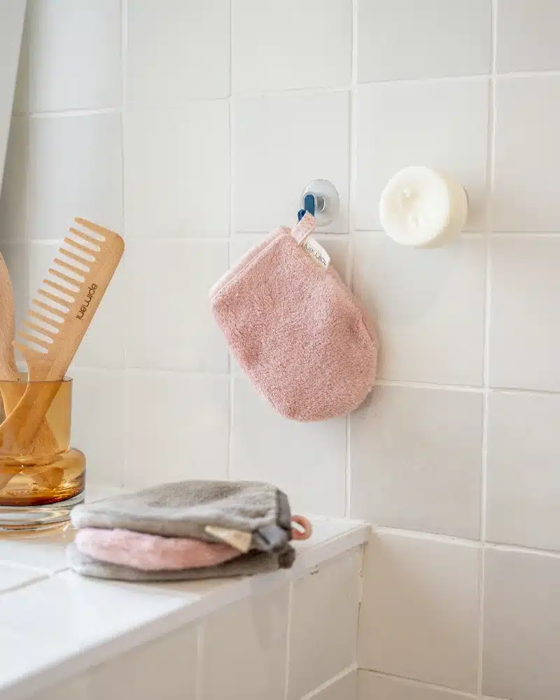 gant demaquillant reutilisable