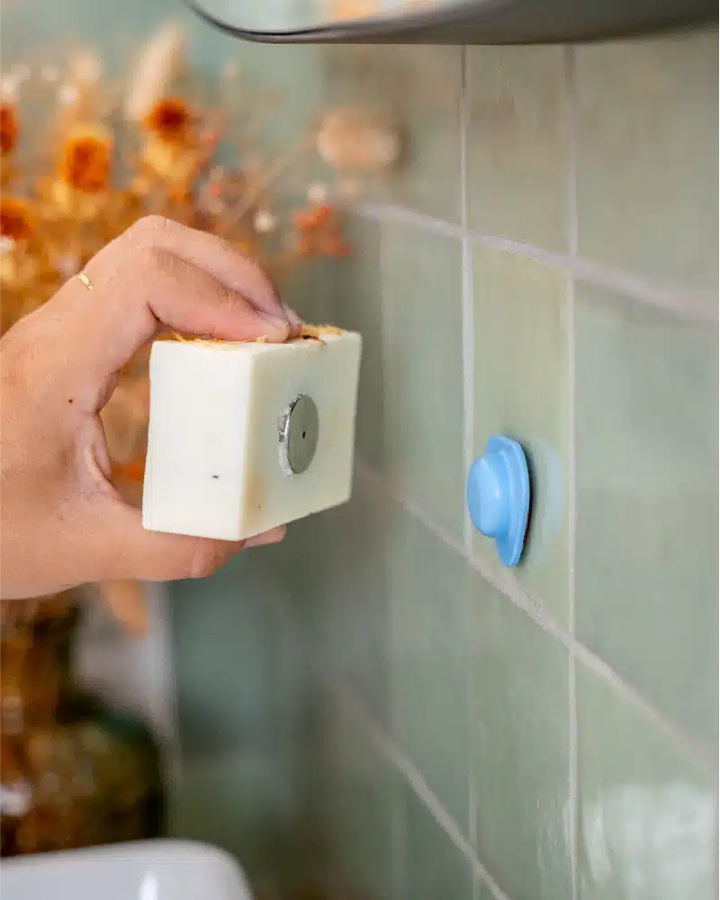 utilisation porte savon adhesif